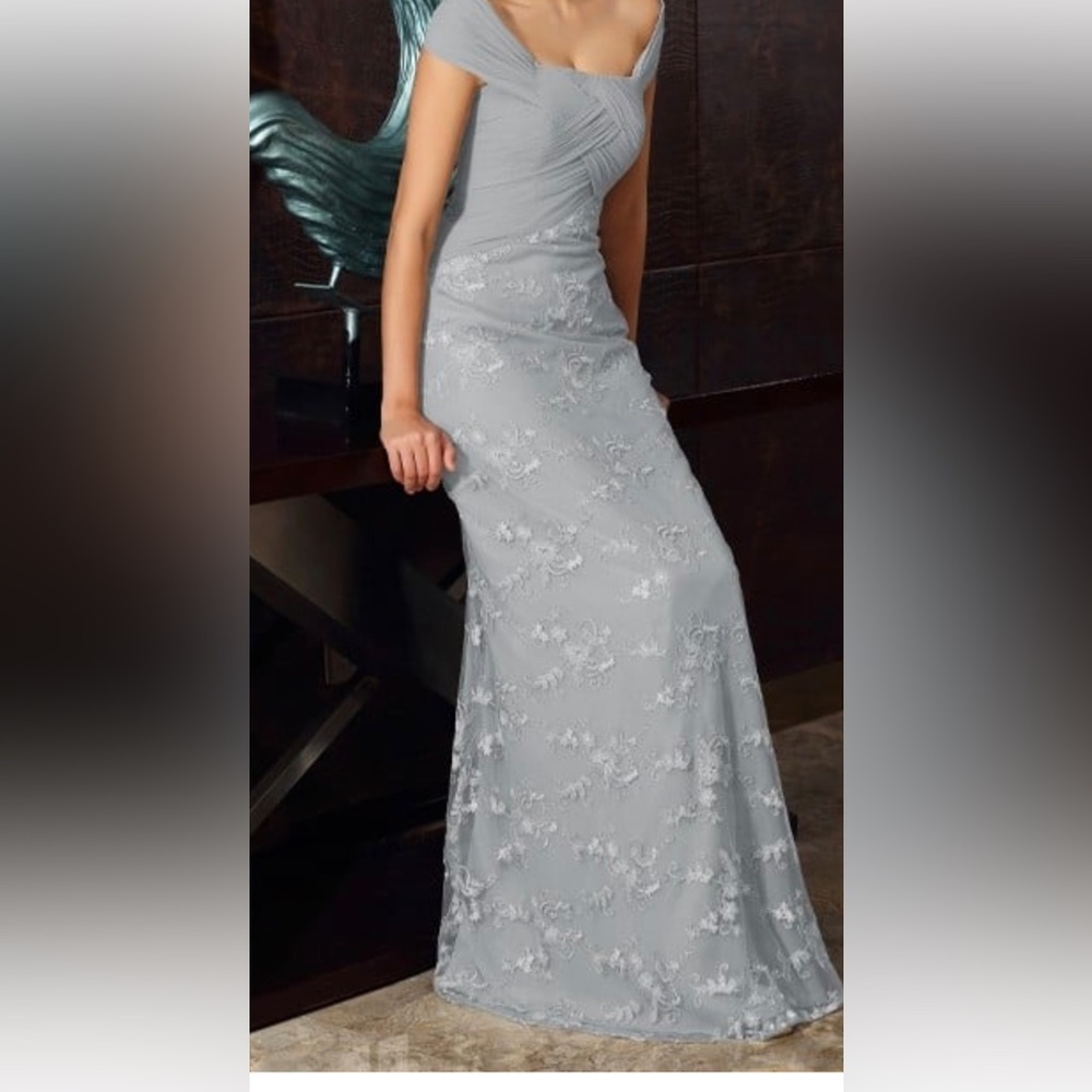 Mother of the bride dress.    Never worn
